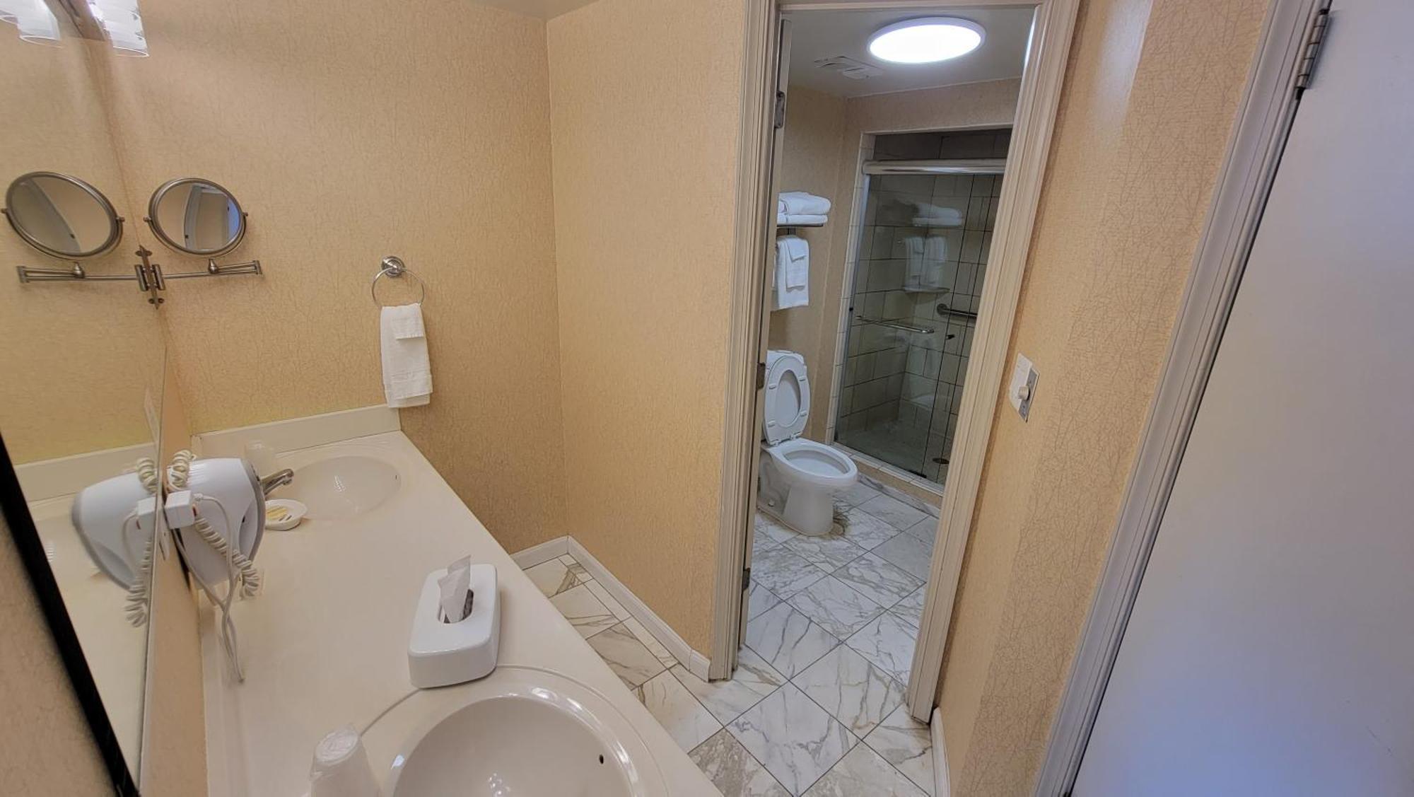 Four Sails Resort Virginia Beach Zimmer foto
